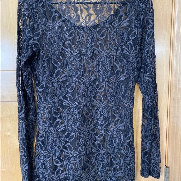 Top - Picture 2 of 3